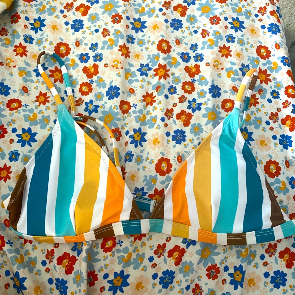 Floralkini Bikini Top: Kiara OBX szn 1